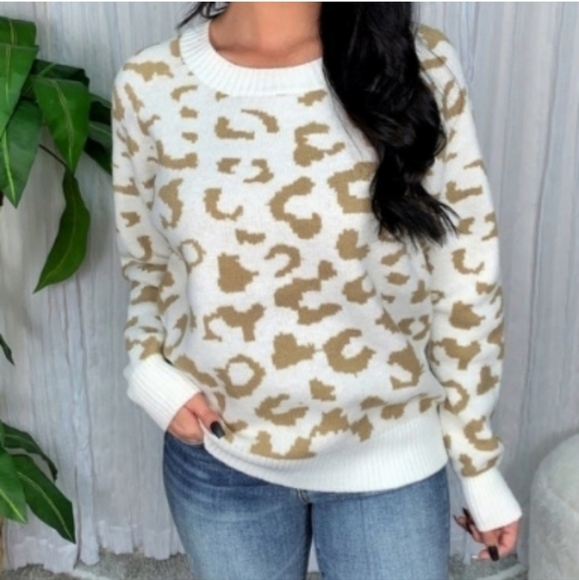 white birch Sweaters - White Birch NWOT Leopard Print Knit Sweater Med